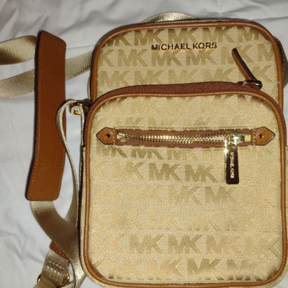 MICHAEL KORS CROSSBODY BAG BROWN/GOLD SIGNATURE - Picture 1 of 6